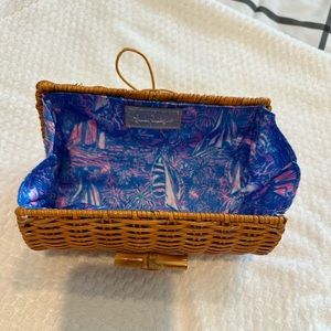 Brand new without tag Lilly Pulitzer wicker handbag $35